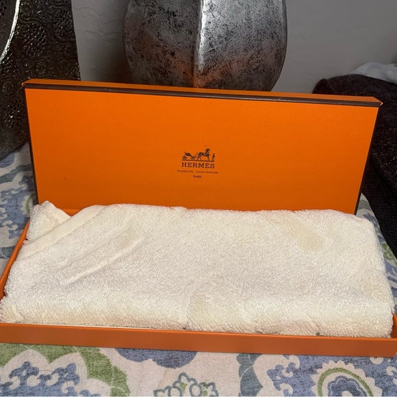 Price Drop Authentic Hermes Hand Towel - Picture 1 of 12